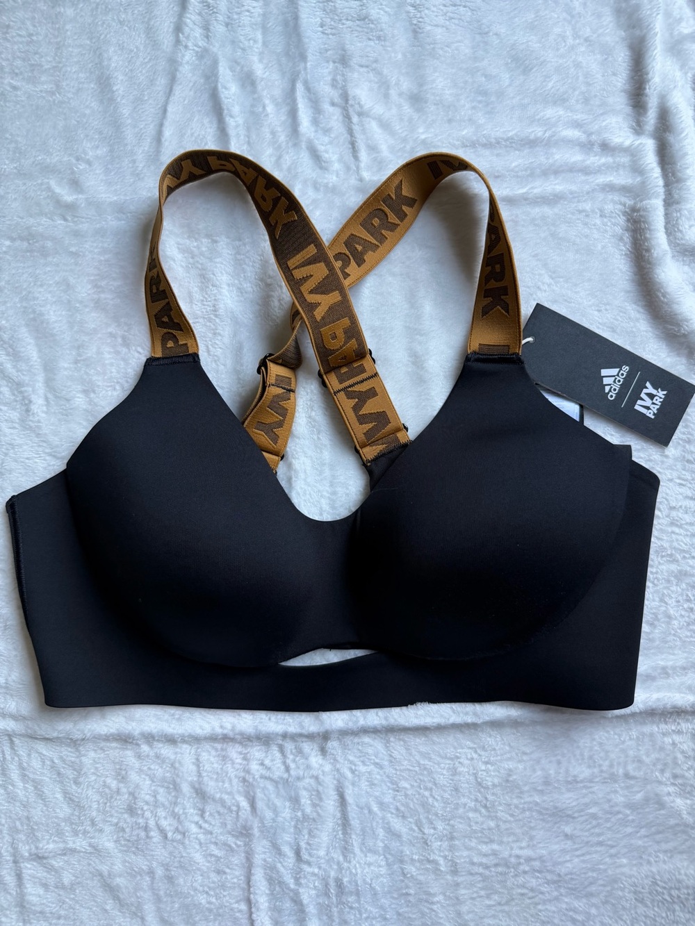 Adidas x Ivy Park Cut Out Sports Bra Black Mesa NWT Medium Beyoncé - Picture 1 of 2